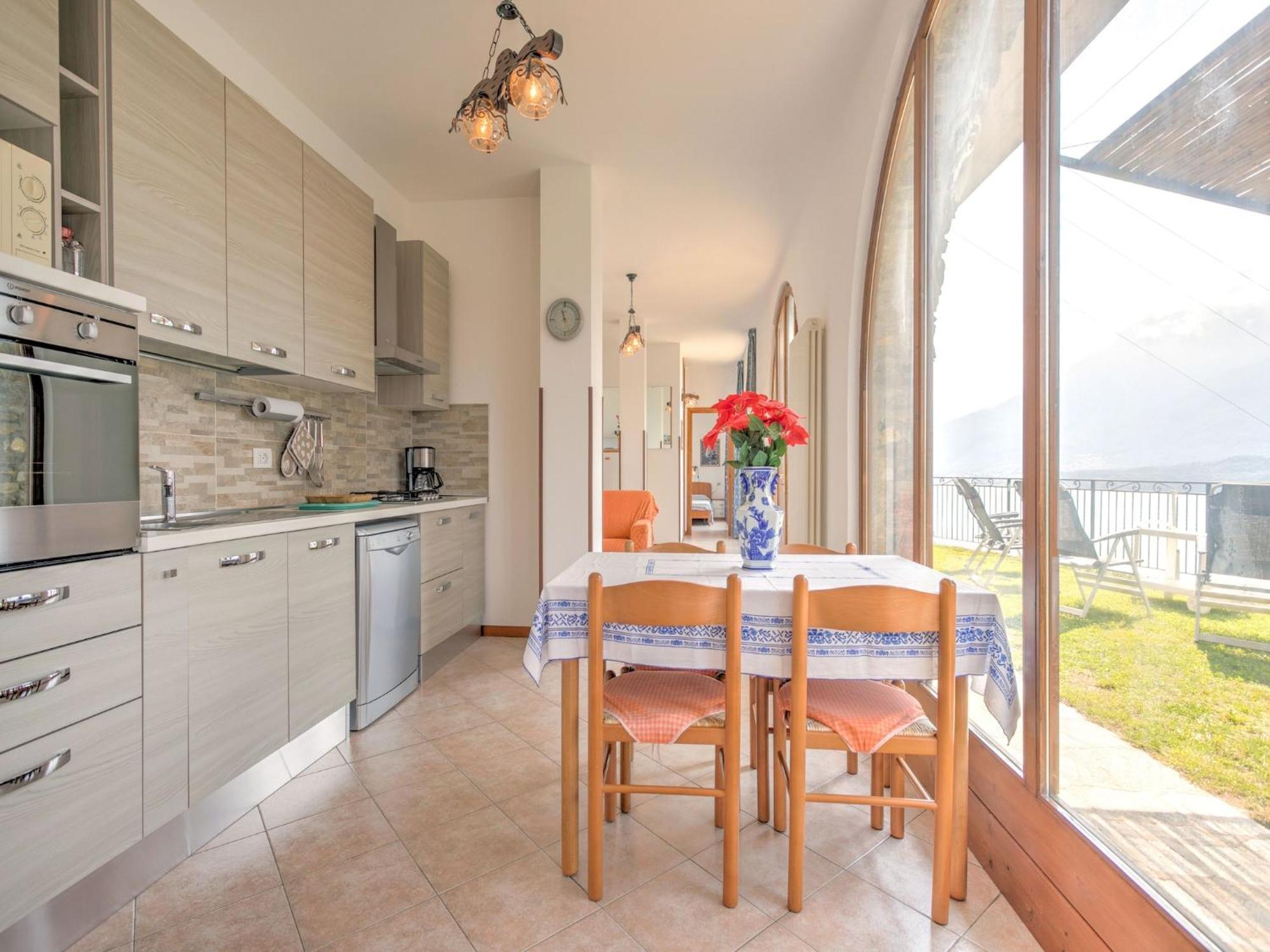 Апартаменты Wonderful Flat With Swimming Pool Lift And Garden Граведона Экстерьер фото