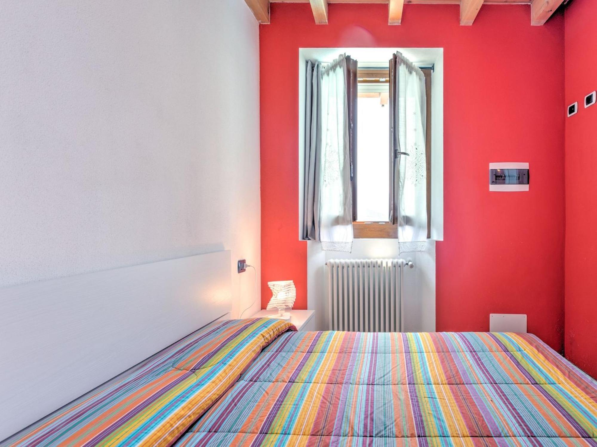 Апартаменты Wonderful Flat With Swimming Pool Lift And Garden Граведона Экстерьер фото