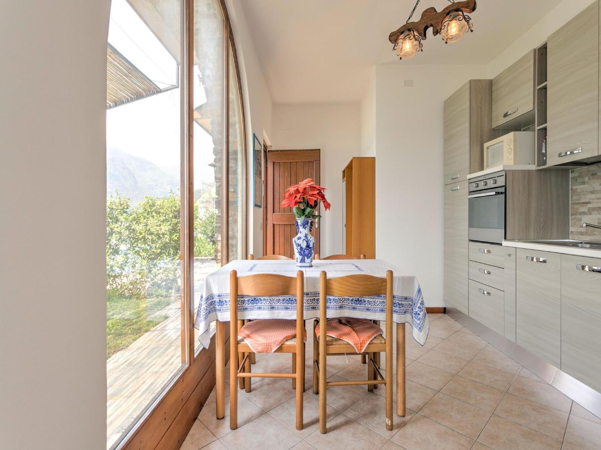 Апартаменты Wonderful Flat With Swimming Pool Lift And Garden Граведона Экстерьер фото